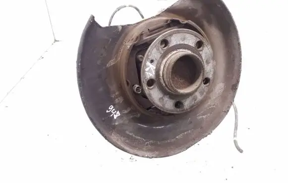 Volvo V70 Rear wheel hub spindle/knuckle 9200624