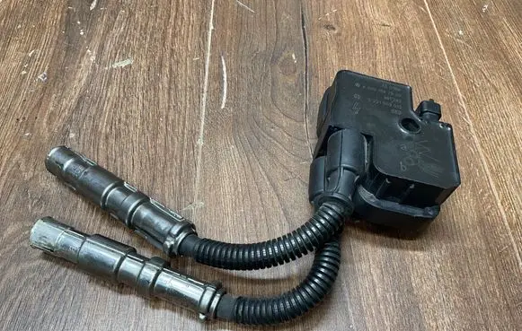 Mercedes-Benz SL AMG R129 High voltage ignition coil A0001587303