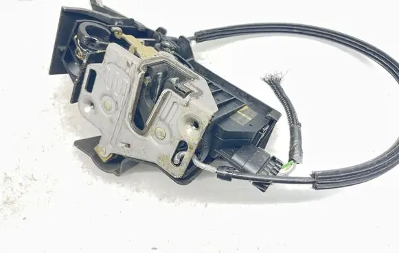 Mercedes-Benz ML W163 Front door lock A1637202735