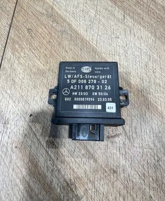 Mercedes-Benz E W211 Light module LCM A2118703126 5DF00827802 0000819096
