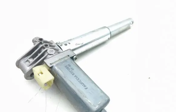 BMW 5 E60 E61 Seat adjustment motor 0390203201
