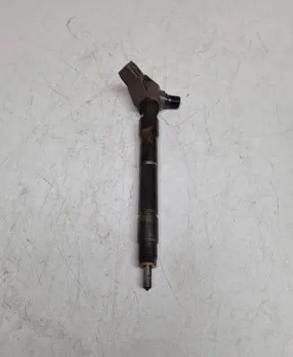 Mazda 6 Fuel injector SH0113H50