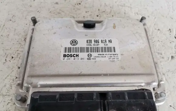 Skoda Roomster (5J) Engine control unit/module 038906019NR 0281013081