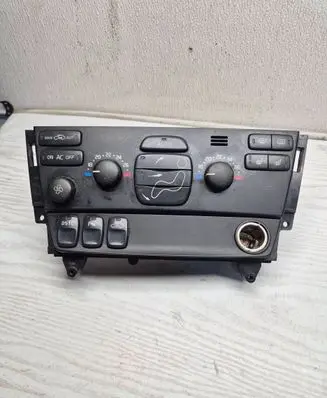 Volvo V70 Climate control unit 30746022 05W41E02 M440DD00080