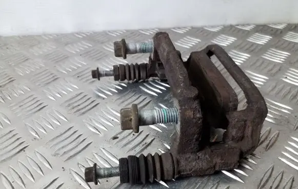 Opel Mokka Rear brake pad spring 