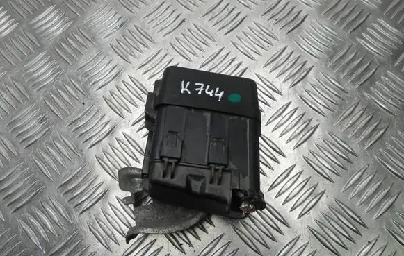 Toyota Avensis T270 Fuse box set 9008087019 K744