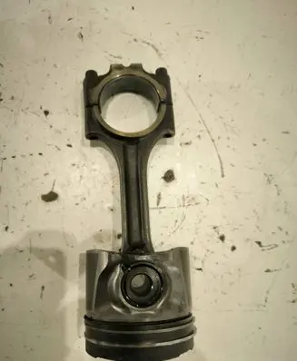 Volvo V50 Piston with connecting rod 81L118
