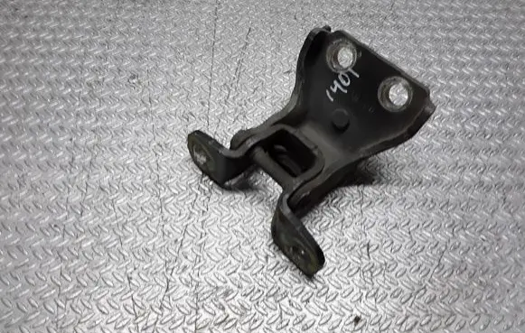 Mercedes-Benz ML W163 Front door lower hinge 