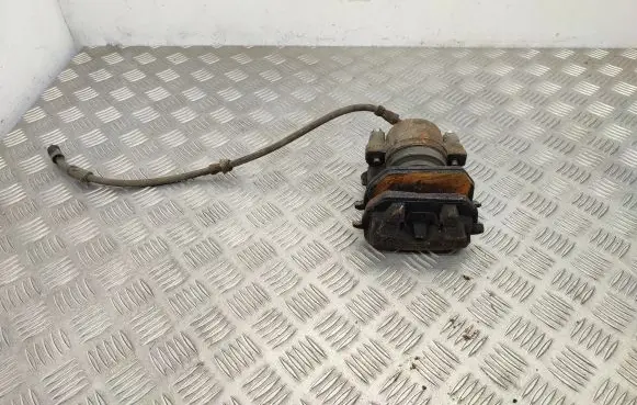 Volkswagen Golf VII Front brake caliper