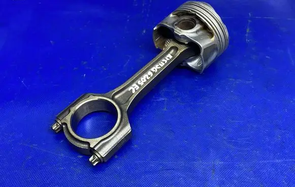 Ford Focus Piston with connecting rod CM5G6205EC RFCM5G6205EC CM5GFC