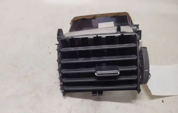 Toyota Avensis T270 Dash center air vent grill 9880