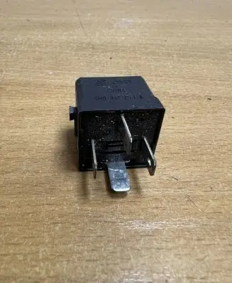 Audi A3 S3 8L Other relay 4RA00779120 D9914