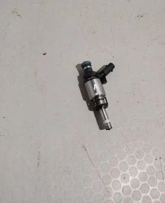 Skoda Octavia Mk2 (1Z) Fuel injector 06H906036H