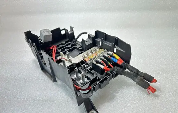 Audi Q7 4L Fuse box set 7L0937548C 8D0951253 6X0937527