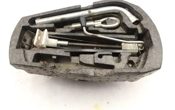 Volkswagen Polo V 6R Tool set 6Q0012115H