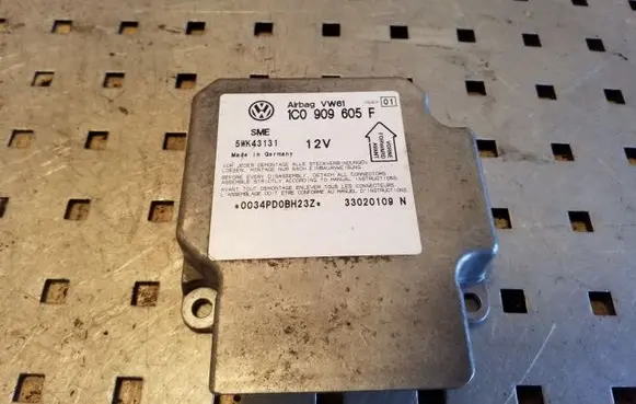 Volkswagen Golf IV Airbag control unit/module 1C0909605F