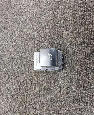 BMW X3 F25 Tailgate opening switch 9303662