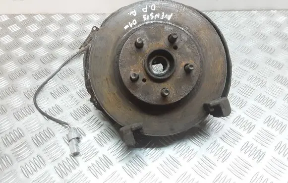 Toyota Avensis T220 Front wheel hub