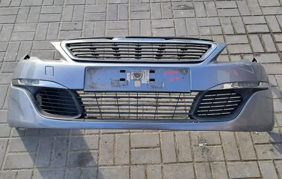 Peugeot 308 Front bumper 