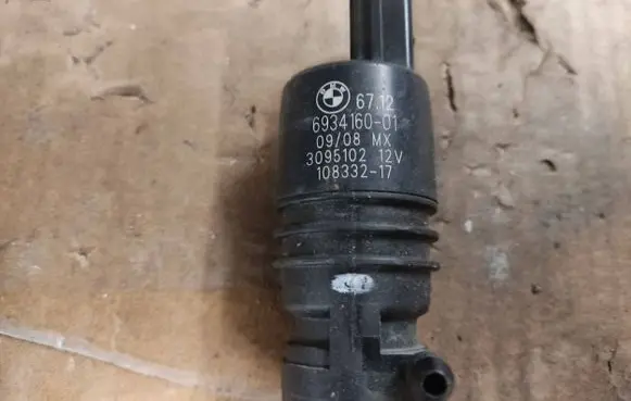 BMW X6 E71 Windscreen/windshield washer pump 6934160 10833217