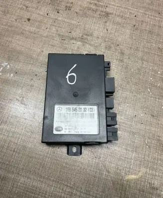 Mercedes-Benz C W203 Air suspension control unit module (rear) 1695452032 5DS00876900