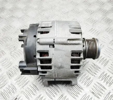 Audi Q3 F3 Generator/alternator 04L903021D