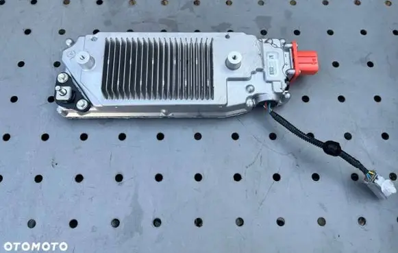 Toyota RAV 4 (XA50) Voltage converter inverter G9270-42060