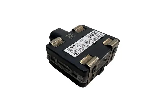 Volkswagen PASSAT B8 Distronic sensor radar 5Q0907561F 5Q0907572F