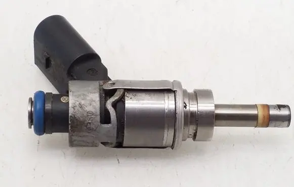Audi A6 S6 C6 4F Fuel injector 06E036C