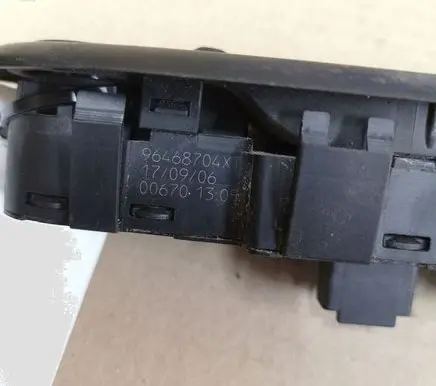 Peugeot 407 Electric window control switch 96468704XT