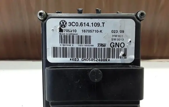 Volkswagen PASSAT B6 ABS Pump 3C0614109T