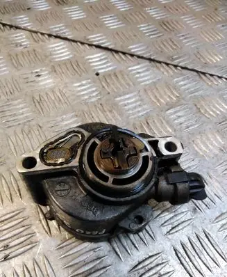 Peugeot 308 SW Vacuum pump 01562A