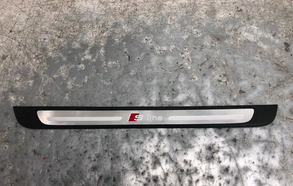 Audi A1 Front sill trim cover 8V4853491N