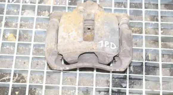 Mercedes-Benz B W245 Front brake caliper