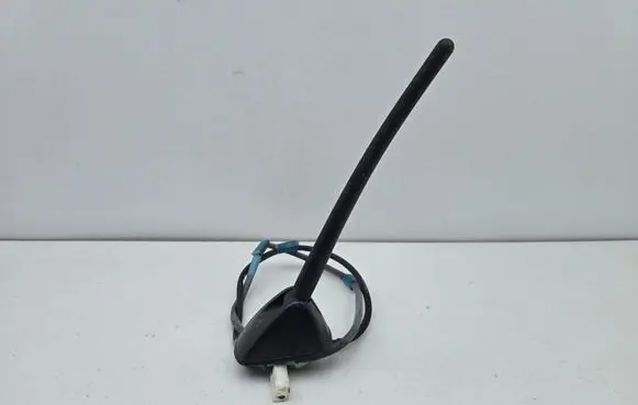 Toyota Prius+ (ZVW40) Radio antenna 