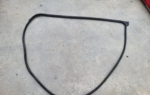 Toyota Yaris Rubber seal front door (on door) 