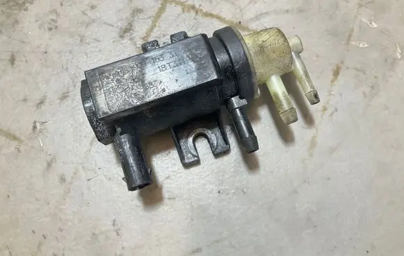 Mercedes-Benz Sprinter W906 Turbo solenoid valve A0091533128 153312