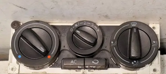 Volkswagen Golf IV Climate control unit 1J0820045 657837L08 901511210000