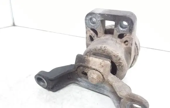 Ford Mondeo MK IV Engine mount bracket HL8022M05