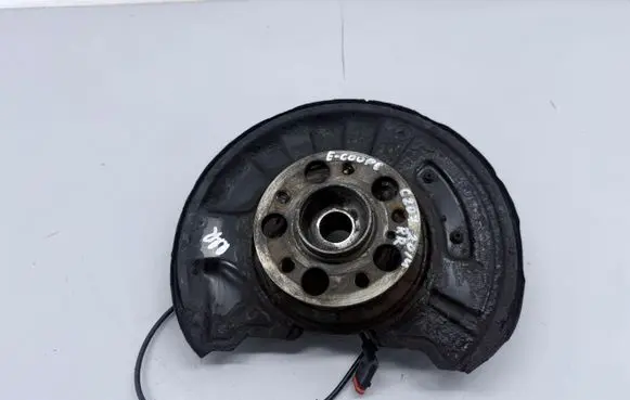 Mercedes-Benz E C207 W207 Rear wheel hub