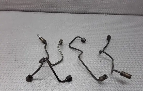 Nissan Almera N16 Fuel injector supply line/pipe 