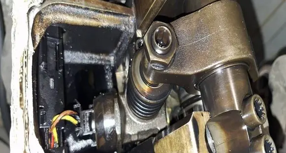 Volkswagen Caddy Fuel injector 