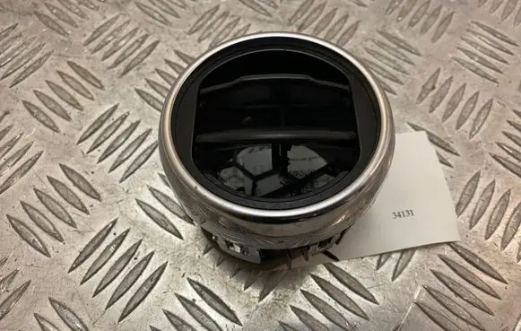 Ford Mustang VI Dash center air vent grill