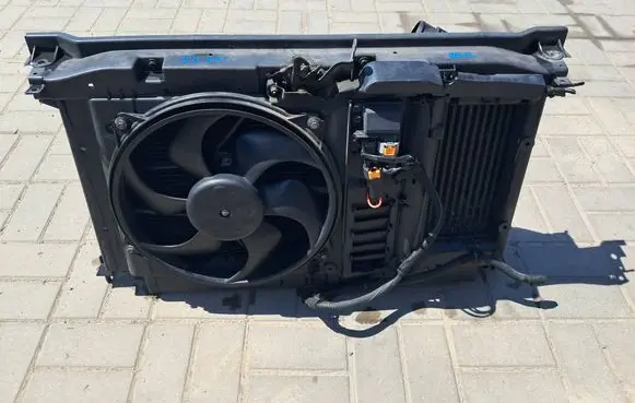 Peugeot RCZ Radiator set 9674064080
