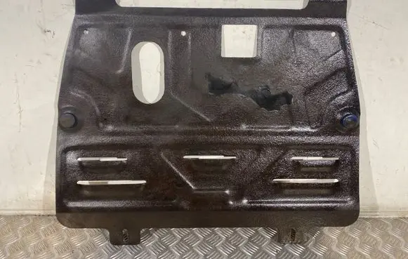 Nissan Qashqai Engine splash shield/under tray 