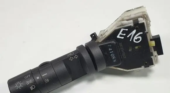 Nissan Qashqai Light switch 14425