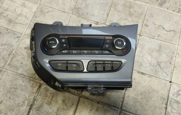 Ford Focus Climate control unit BM5T18C612CL