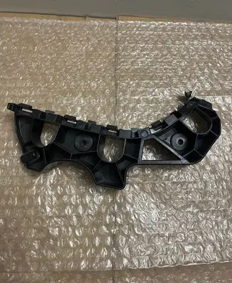 Front bumper mounting bracket