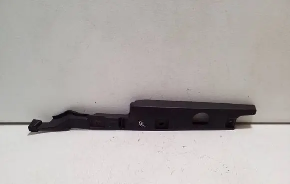 Chevrolet Orlando Fender end trim 