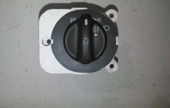 Ford Mondeo MK II Light switch 96bb13k196bb